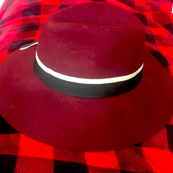 Maroon wool hat - Picture 4 of 5